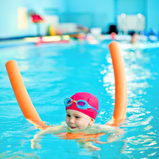 научить детей плавать